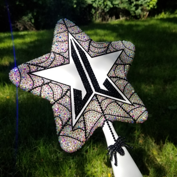 🆕️Jeffree Star, Bling Spider Web Halloween Mirror - Picture 7 of 14